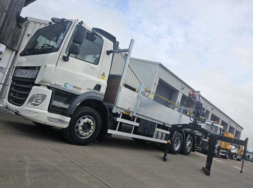 26 Tonne Dropside with Rear Mounted Crane