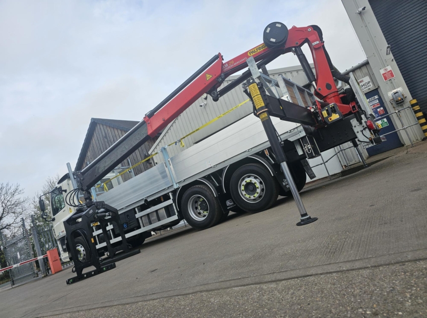 26 Tonne Dropside with Rear Mounted Crane