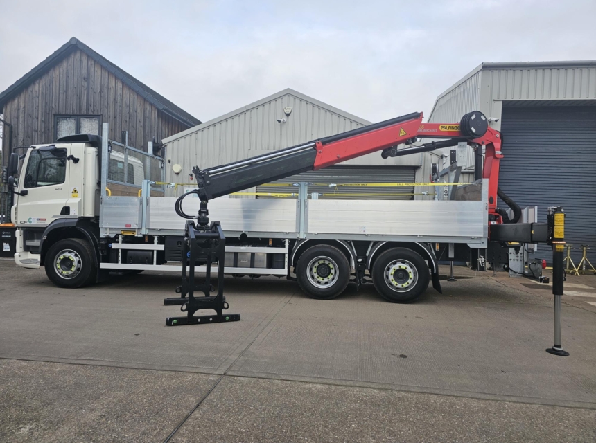 26 Tonne Dropside with Rear Mounted Crane