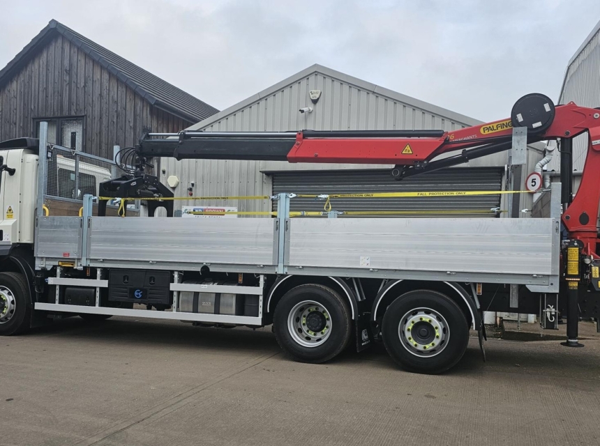 26 Tonne Dropside with Rear Mounted Crane