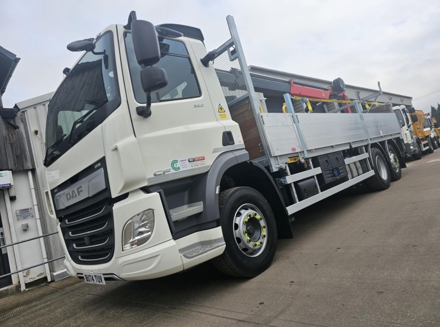 26 Tonne Dropside with Rear Mounted Crane