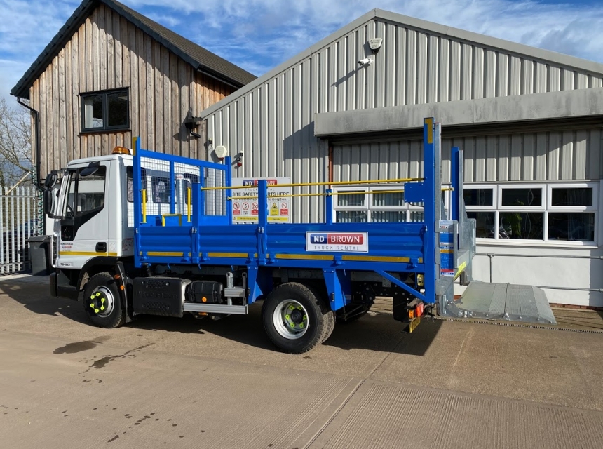 7.5 Tonne GVW Tipper With Tail Lift