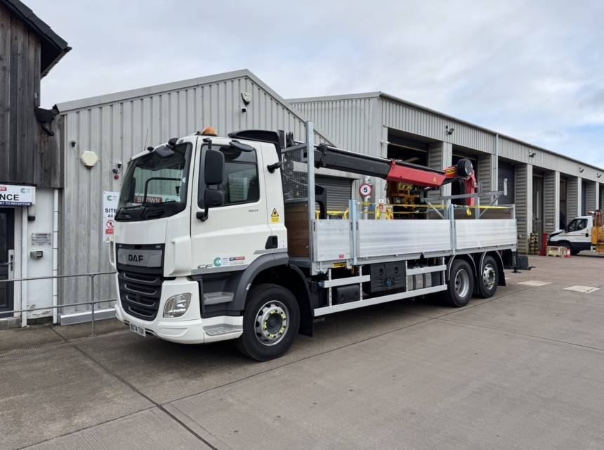 26 Tonne Dropside with Rear Mounted Crane