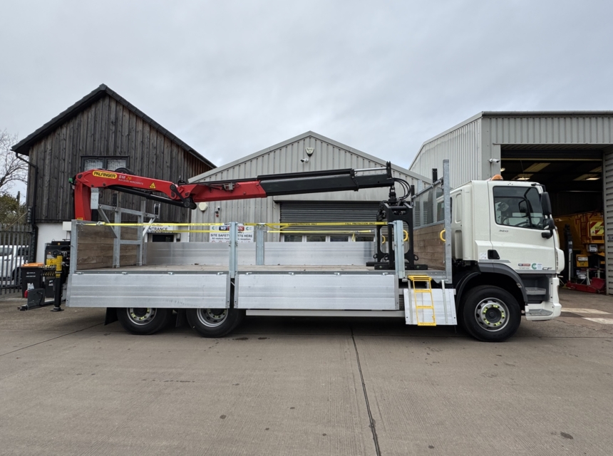 26 Tonne Dropside with Rear Mounted Crane