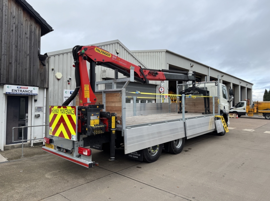 26 Tonne Dropside with Rear Mounted Crane