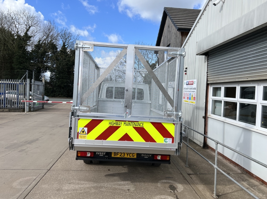 3.5 Tonne Caged Tipper + Tail Lift Hire image 3