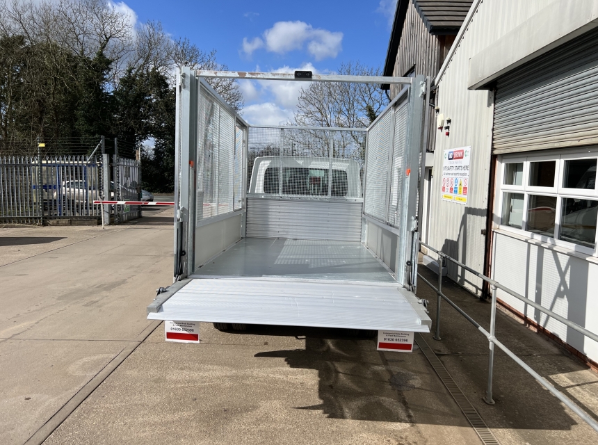 3.5 Tonne Caged Tipper + Tail Lift Hire image 9