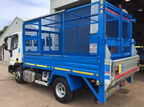7.2/7.5T Caged Tipper + Tail Lift