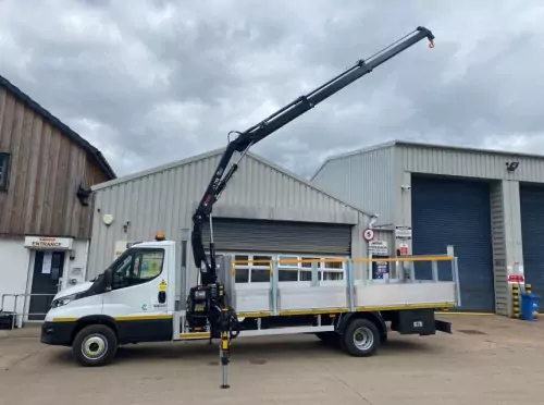 7.2/7.5T Dropside with Crane