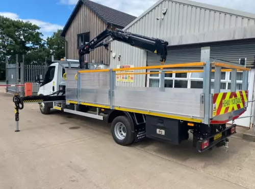 7.2/7.5T Dropside with Crane