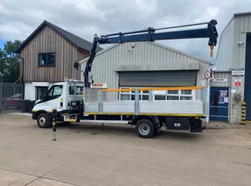 7.2/7.5T Dropside with  Crane