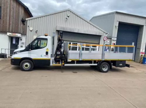 7.2/7.5T Dropside with  Crane