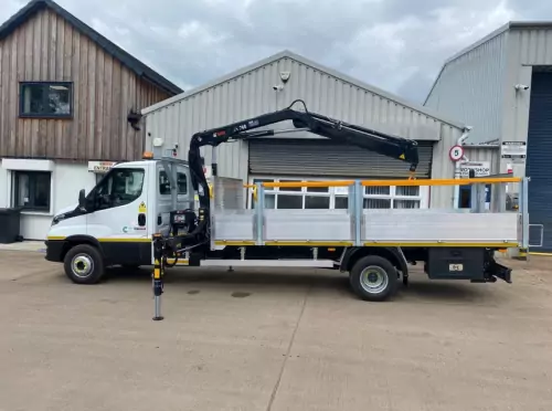 7.2/7.5T Dropside with  Crane