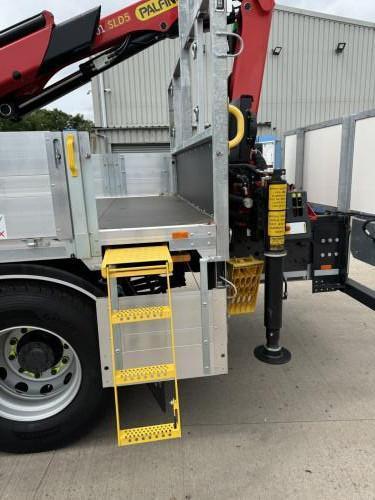 18T Dropside with Rear Mounted Crane