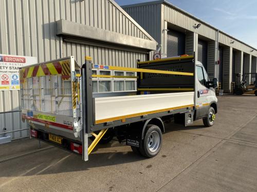 3.5T Dropside with tail lift