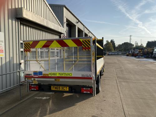 3.5T Dropside with tail lift