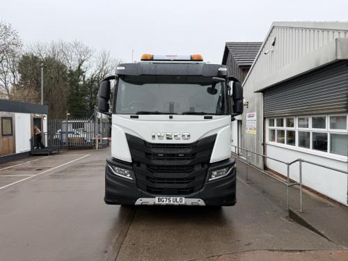 26T Builders Merchant Vehicle -  with Rear Mounted Crane