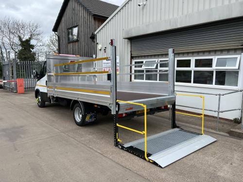 3.5T Dropside with tail lift