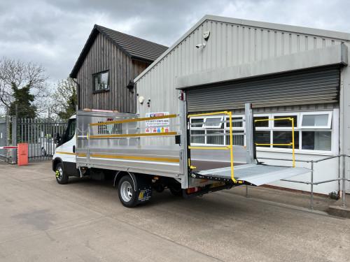 3.5T Dropside with tail lift