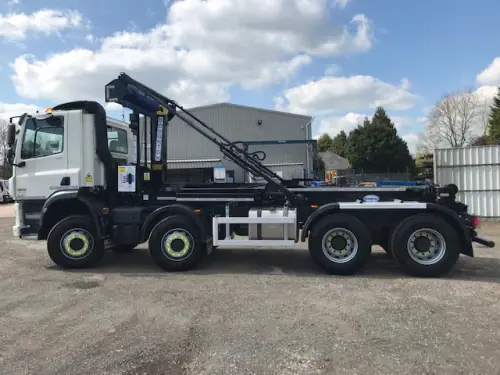 32T Hook Loader