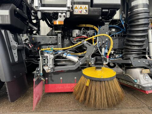 18T Road Sweeper